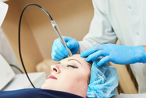 วิธีแก้ฝ้าด้วยการทำ Iontophoresis เพื่อให้ผิวหน้าขาวใส